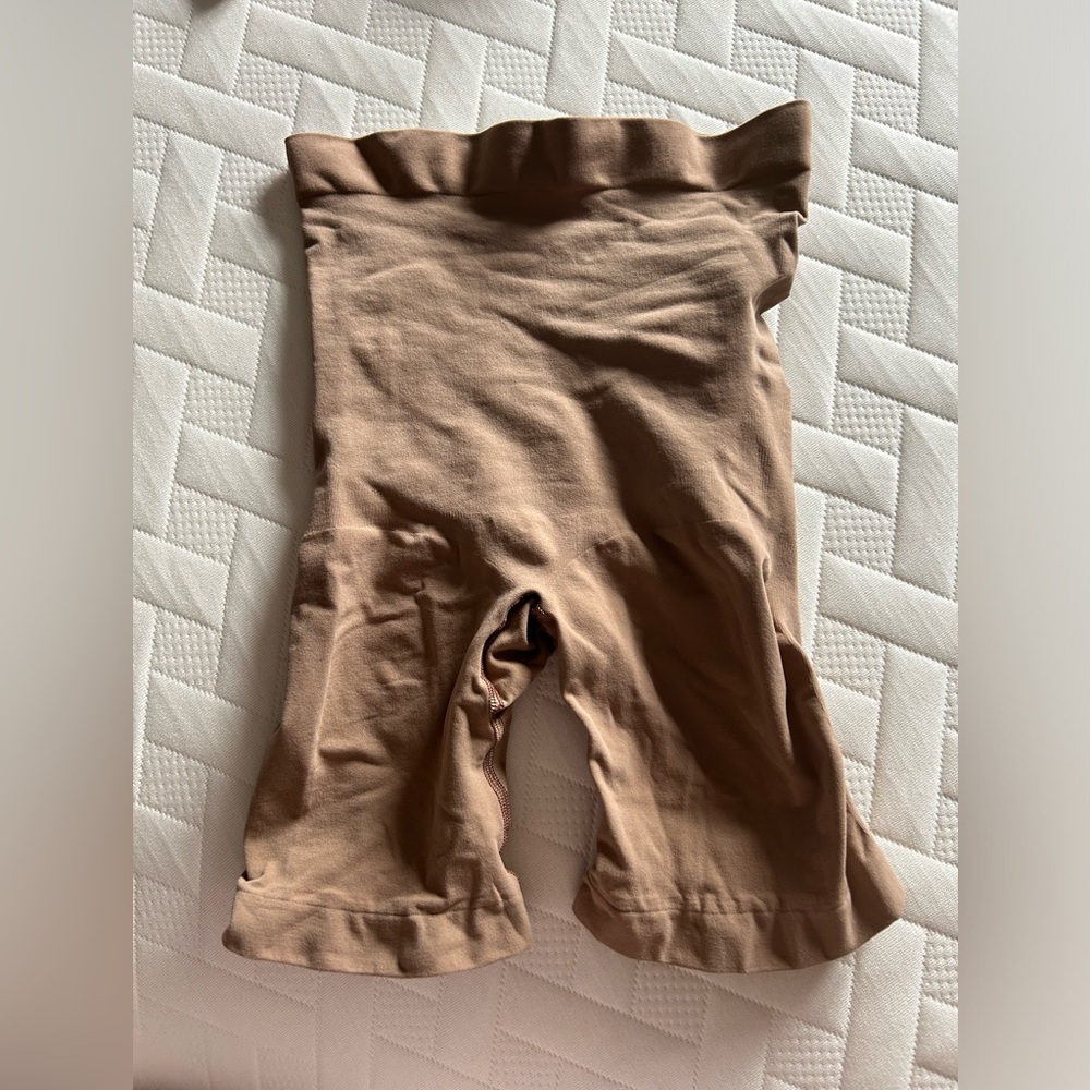 Skim's Shape wear